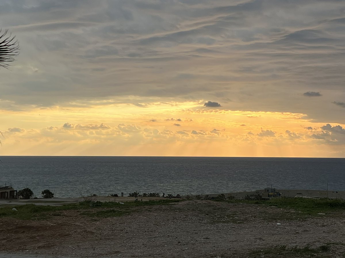 Rulaelhalabi's tweet image. 🇱🇧✨ 𝐒𝐮𝐧𝐬𝐞𝐭 𝐢𝐧 𝐋𝐞𝐛𝐚𝐧𝐨𝐧 💛💛
as the light fades, so do the worries, leaving only beauty no filter could ever capture…

#SunsetInLebanon 
#NoFilterNeeded