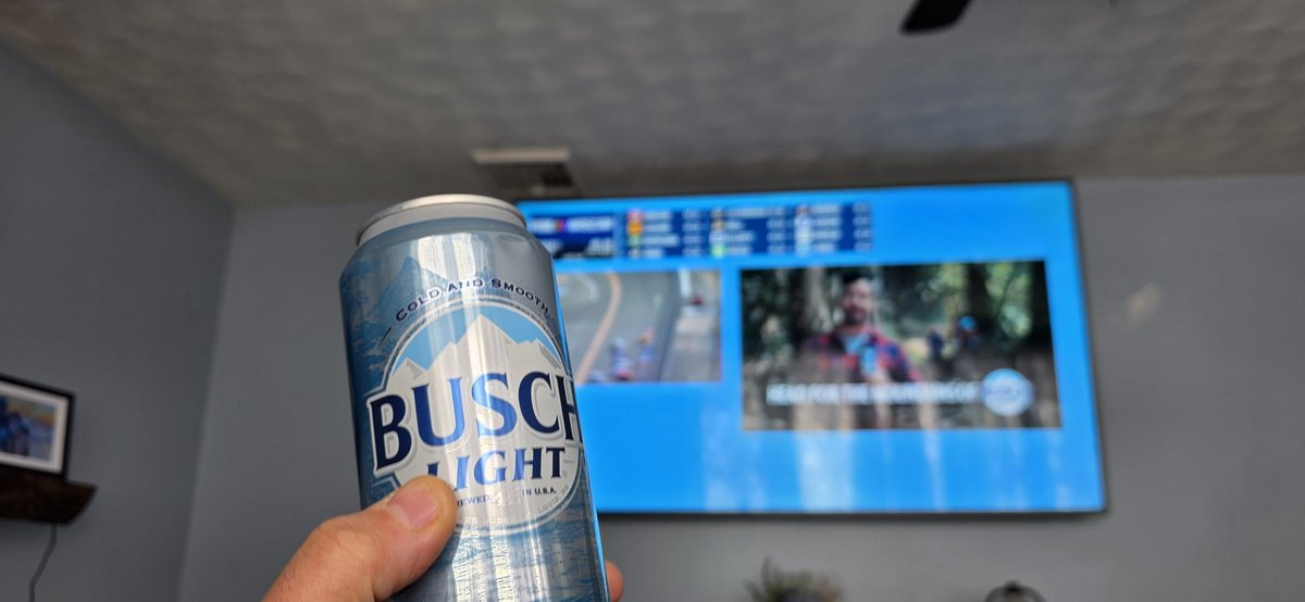 tonytoneAA's tweet photo. #BuschDashForCash it's like 2 Busch in one pic.  Busscchhhhhhhhhh https://t.co/EUyjcoFlKk