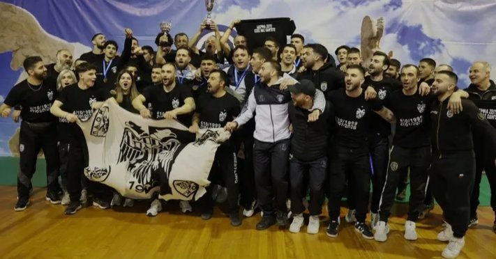 Συγχαρητήρια στα παιδιά που έφεραν τον πρώτο τίτλο της χρονιάς...συνεχίζουμε με στόχο τα ομαδικά αθλήματα να κάνουν ρεκόρ κατάκτησης τίτλων για να γιορτάσουμε όπως πρέπει τα 100 μας χρόνια.