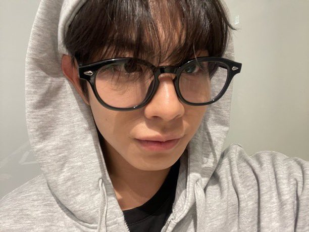 ari is backtalking ✮ tweet media