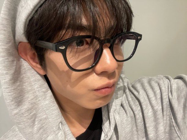 ari is backtalking ✮ tweet media