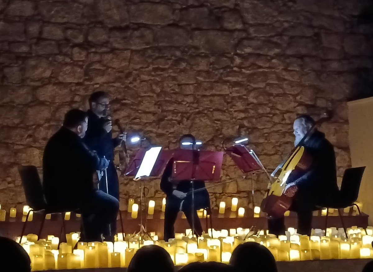 SolerAurelia's tweet photo. I a la tarda, amb la mare, concert #Candelight als antics Dipòsits d'aigua de Manresa.
He plorat amb el tema principal de Memòries d'Àfrica, interpretat pel Maneres Quartet de Barcelona. https://t.co/Eav61Tbf9F