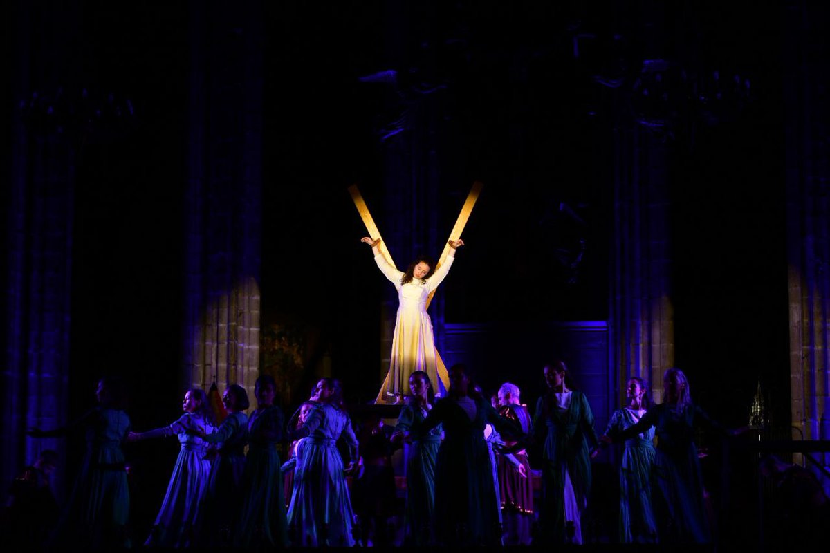 Catedral de Barcelona tweet media