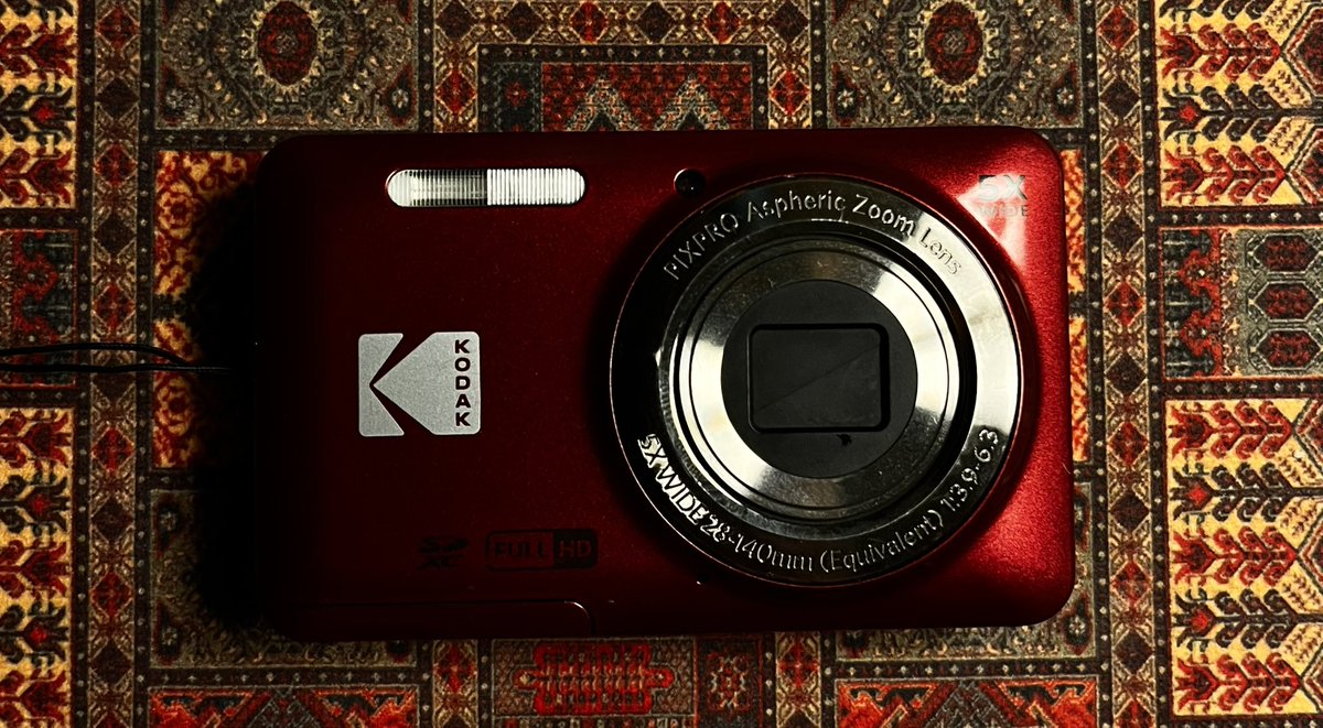 مِقبل tweet media