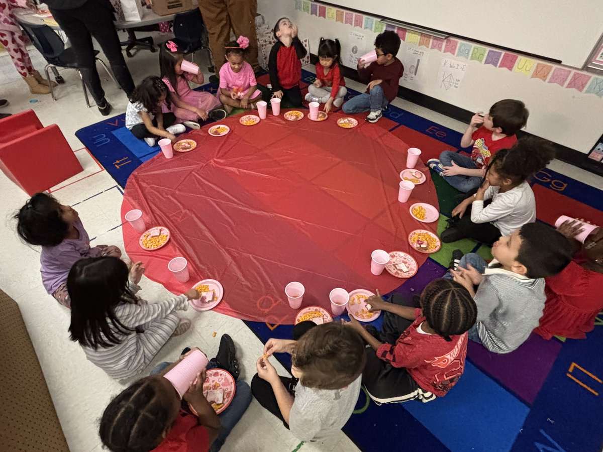 Mrs. Hawley & Ms. Bassett's Pre-K Class tweet media