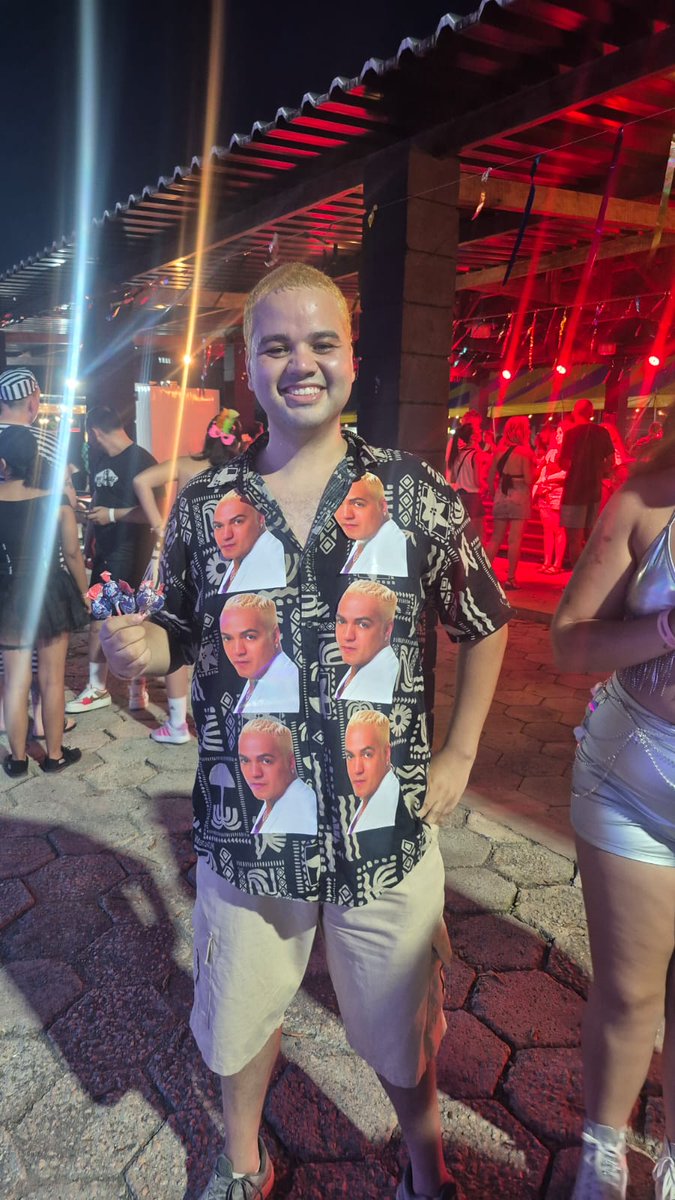 perdiga18's tweet photo. Fui de 7 Belo nesse carnaval https://t.co/Y3ojdqjrup