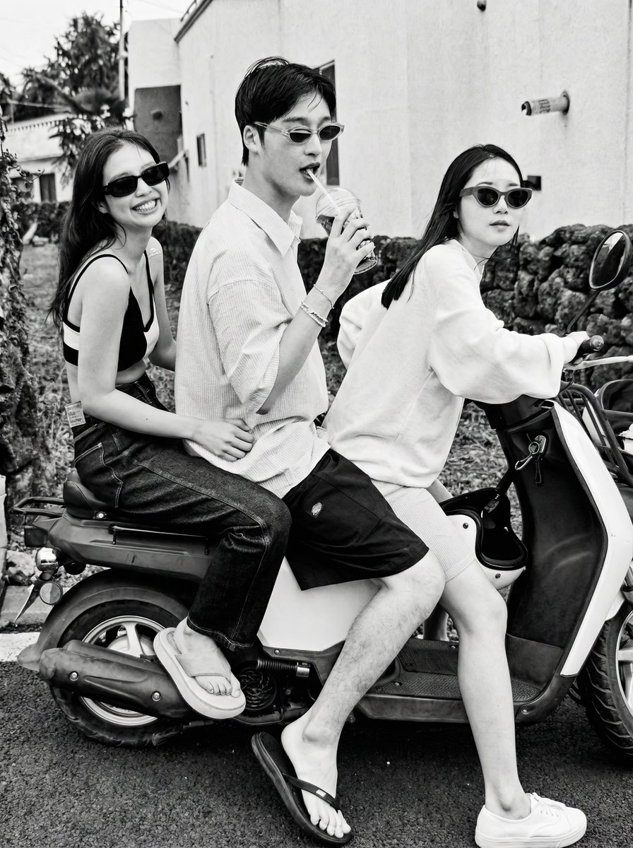 #JENNIE #J2NNI5 
J2NNI5 - photo exhibition in HD

give cr if u use