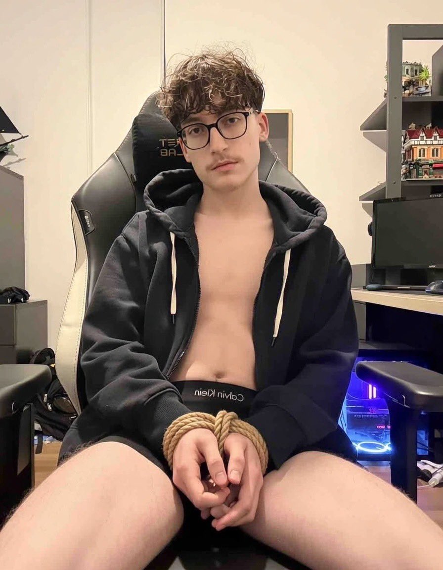 legay92's tweet photo. Qui pour me démonter ?

Rt 🔁 pour voir la vidéo 

Pour exécuter toute vos demandes ⬇️ 
https://t.co/xKOqu77Tim https://t.co/YlqhSIPlqE