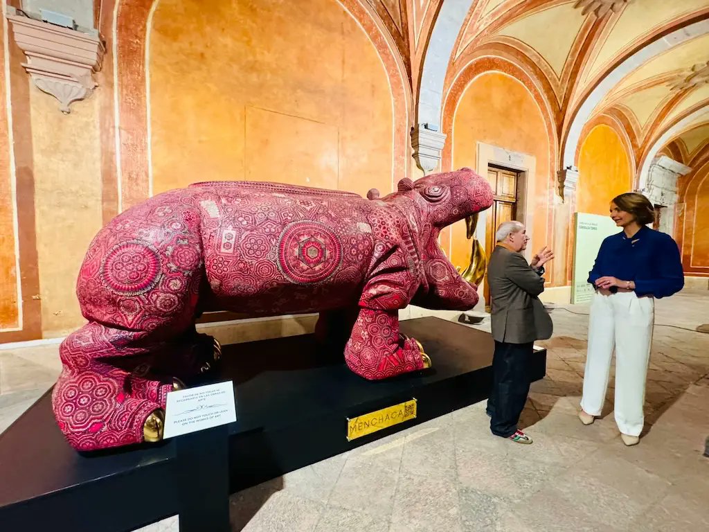 Amanecer_Qro's tweet photo. 🌿 La secretaria @AnaPaolaLopezB  abrió “Murmullo de la Naturaleza” de César Menchaca en el MAQRO. Entrada libre hasta abril. 🎨 #Cultura #Querétaro
Más información aquí 👇
https://t.co/vwTB2c0Tx2 https://t.co/LUQ7FmAopt