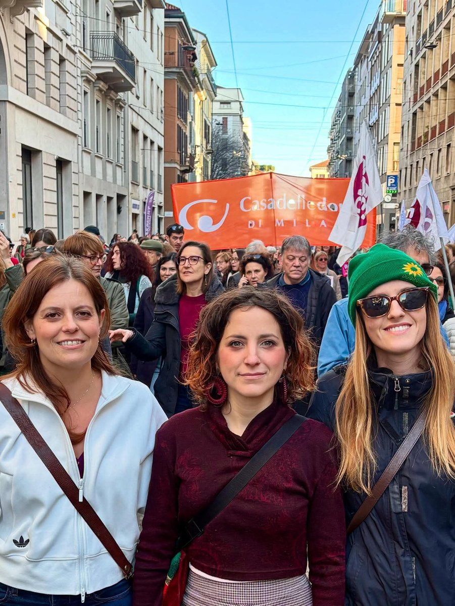antipentac52268's tweet photo. Disagio 1 in giornata ha incontrato disagio 2.🤮🤮🤮
Chest'e'.
😏🖤🇮🇹 https://t.co/FWhr1sLzBH