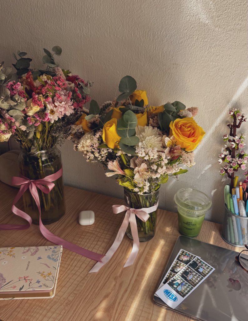 agradecida de que el único problema que me de mi novio, sea extrañarlo y no saber donde poner tantas flores <3