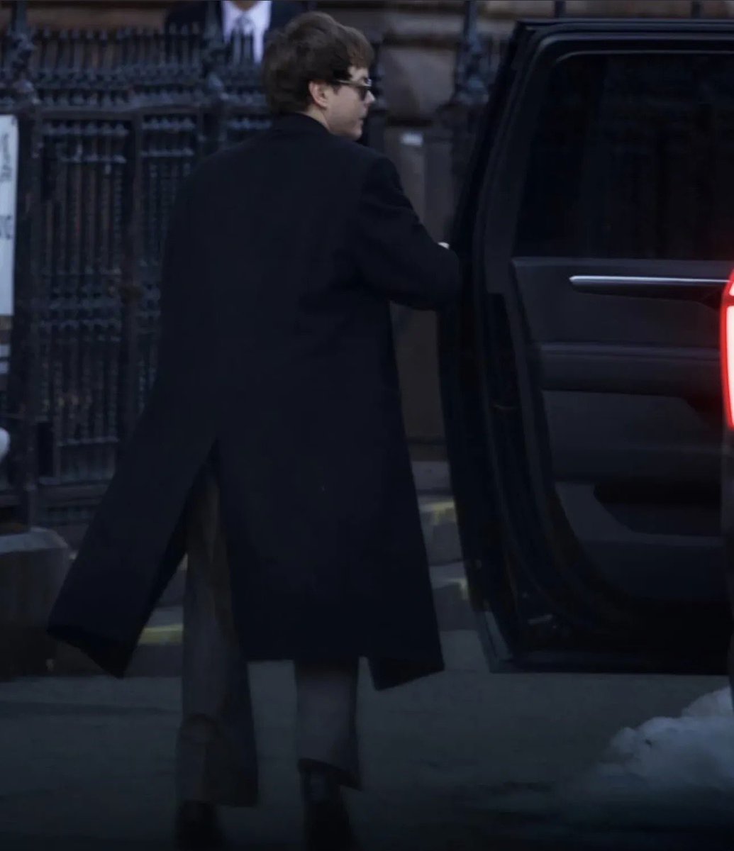 rulessafehaven's tweet image. FINALLY, THERE'S CHARLIEE (at maya's wedding)