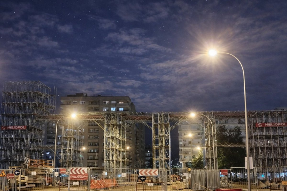 Cuando veas hierro y andamios, no veas obra.
Mira bien.
Ahí se está construyendo el próximo recuerdo de miles de personas.

📸 instagram.com/albertxp?igsh=…