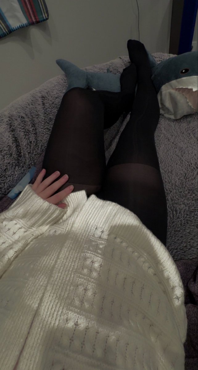 I may be sick, but at least I feel cute 🤧💋