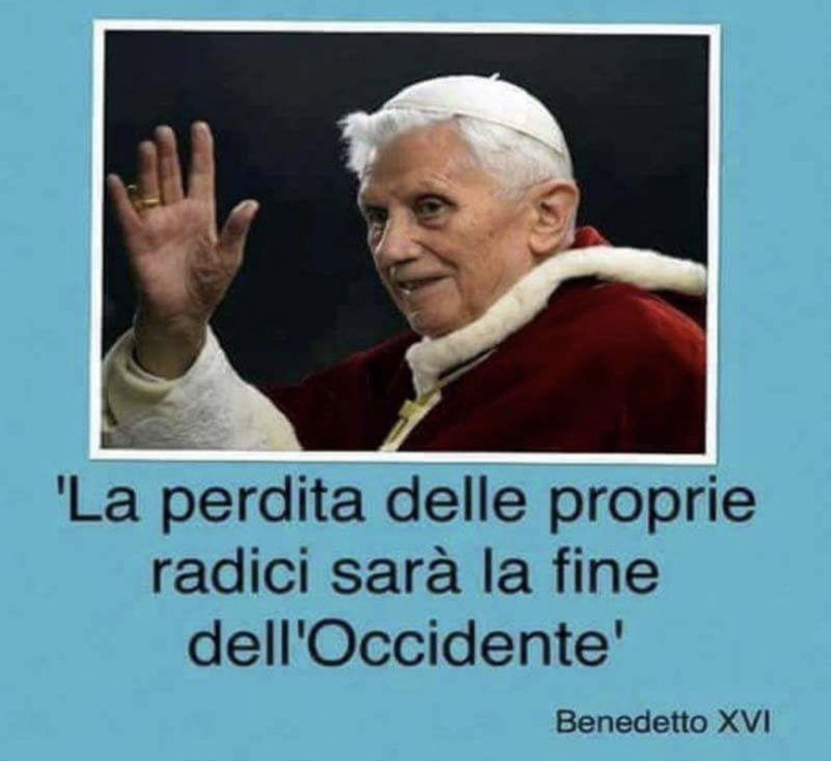 AzzurraBarbuto's tweet photo. Il papa migliore. 
Siete d’accordo? https://t.co/9hITMVm00J
