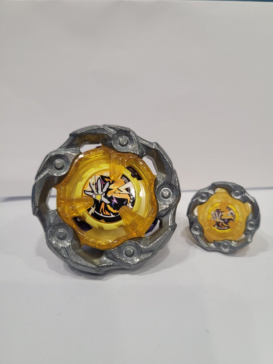 worldbeyblade's tweet image. Bladers and Bey fans! Check out the upcoming mini Beyblades from World's Smallest! (WizRod for scale)