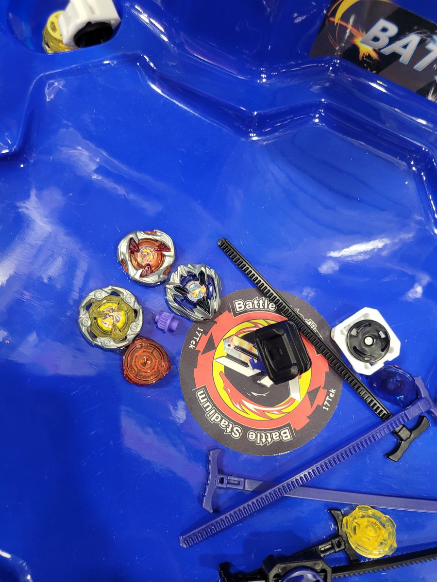 worldbeyblade's tweet image. Bladers and Bey fans! Check out the upcoming mini Beyblades from World's Smallest! (WizRod for scale)