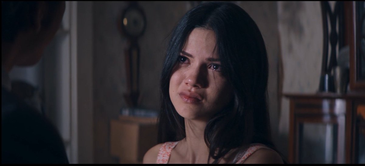 füsun; isminin anlamı büyü, sihir veya insanı hayrete düşüren güzellik olarak tanımlanır.