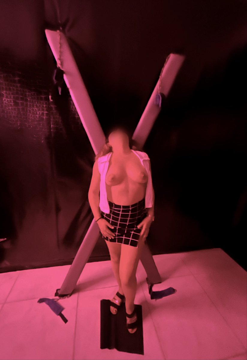 Quieres amarrarme y hacerme tu putita por una noche? 😈🍑 lista y mojada, esperando que me amarres para que me hagas gemir como zorra mientras Daniel espera la evidencia 🔥

🔀 RT si quieres atarme y cogerme duro 💦

#Hotwife #NSFW #Bondage #Amarrame #PutitaConsentida