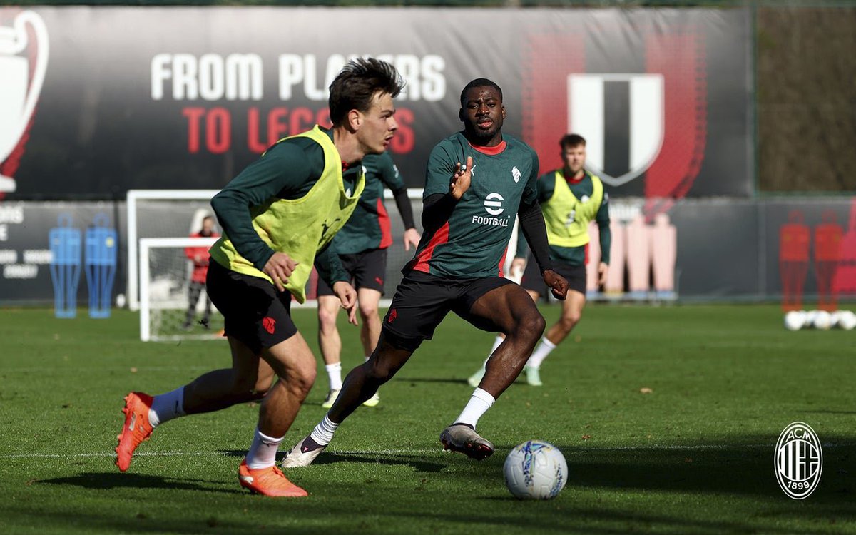 Training #ACMilan 🐎♥️🖤