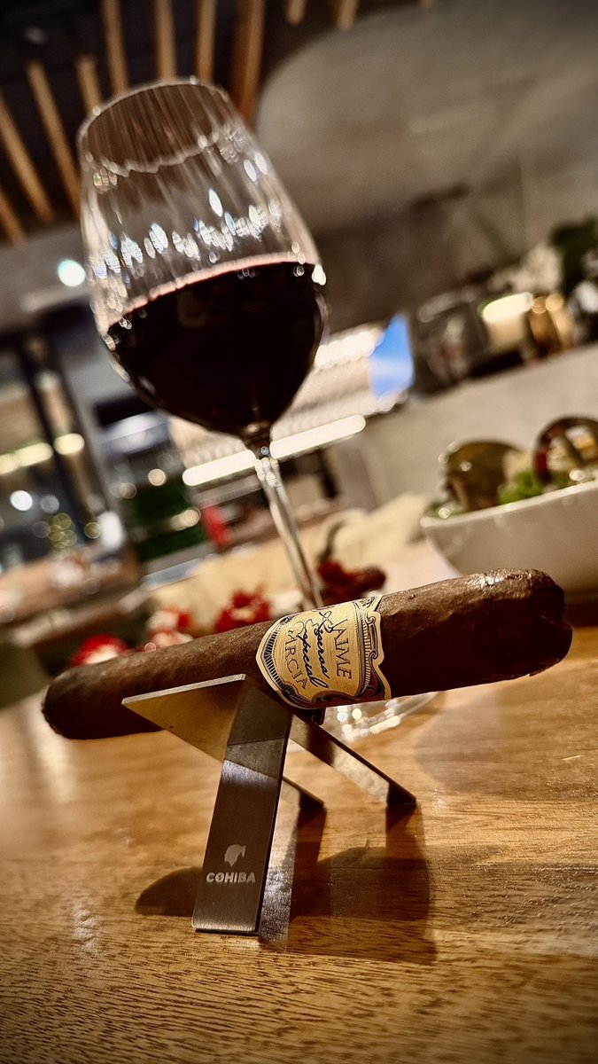 My Father's Cigars
'Jamie Garcia - Reserva Especial'
и наш Камник Cuvée de Prestige..
⚜️♾️