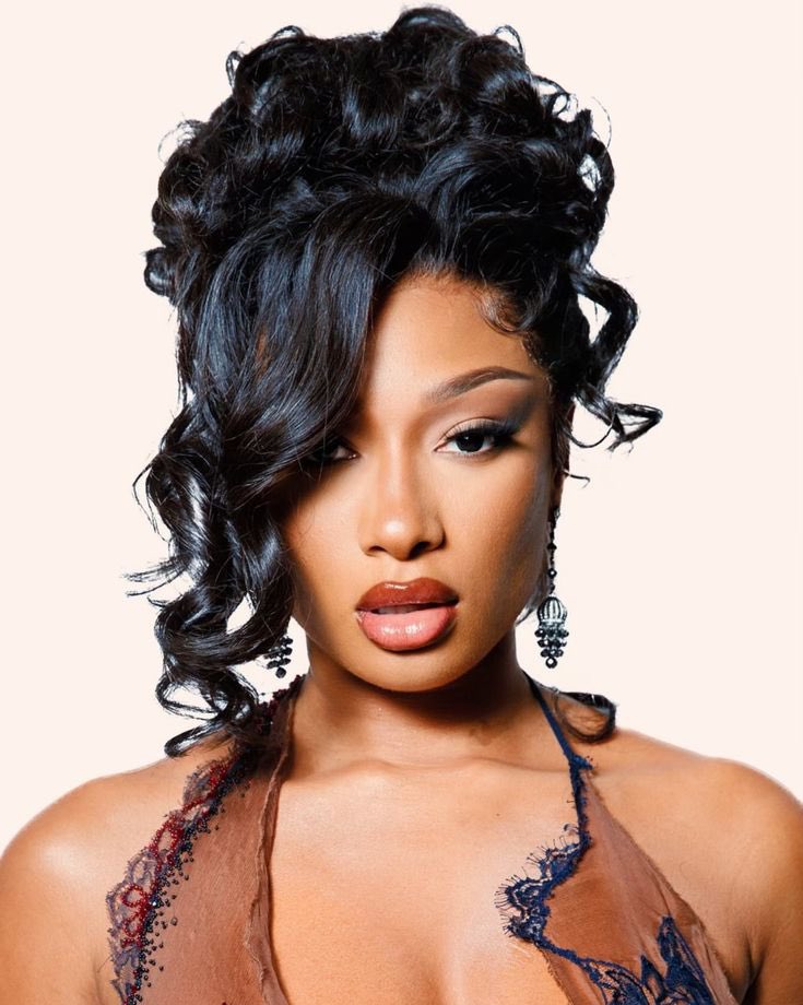 who made more impact?

reply for trump                       like &amp; RT for megan