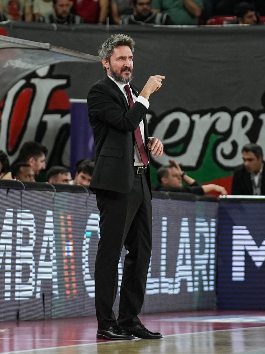 Gianmarco Pozzecco. 👏