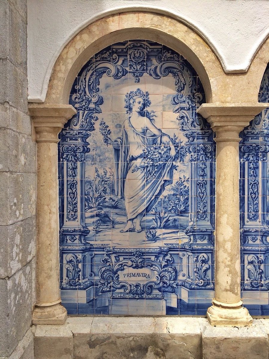 oldstocky's tweet photo. There’s something about blue and white https://t.co/C3rFQpgzDf