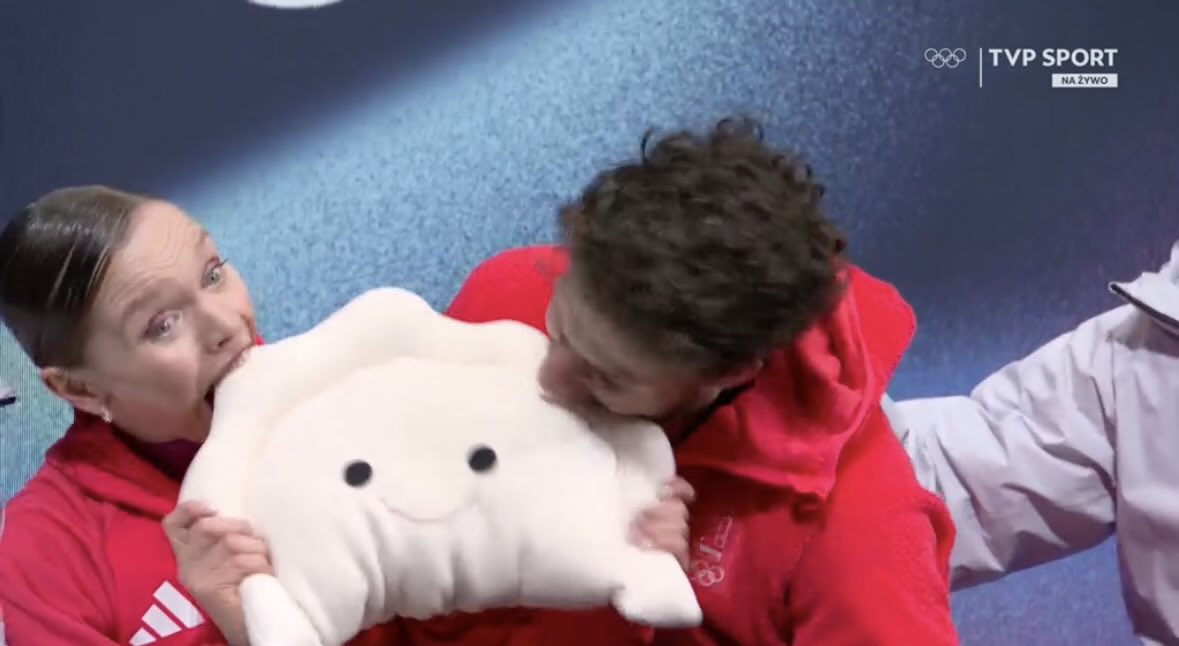 ŚWIETNY PROGRAM KRÓTKI POLAKÓW‼️

🇵🇱 Julia Szczecinina i Michał Woźniak z wynikiem 65.23 z rekordem sezonu, czwarte miejsce na ten moment i awans do finału! 

#MilanoCortinaOlympic2026