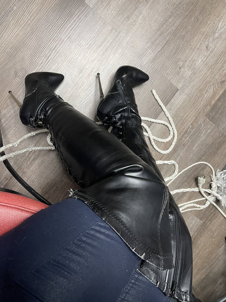 MissWhitneyMorgan @ all Exxxoticas + FetishCon tweet media