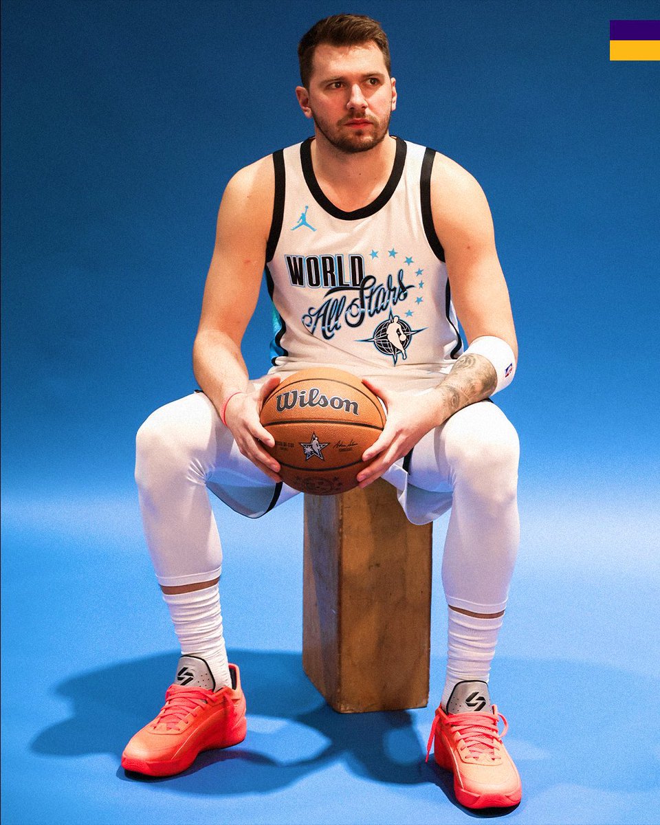 LakeShowYo tweet media