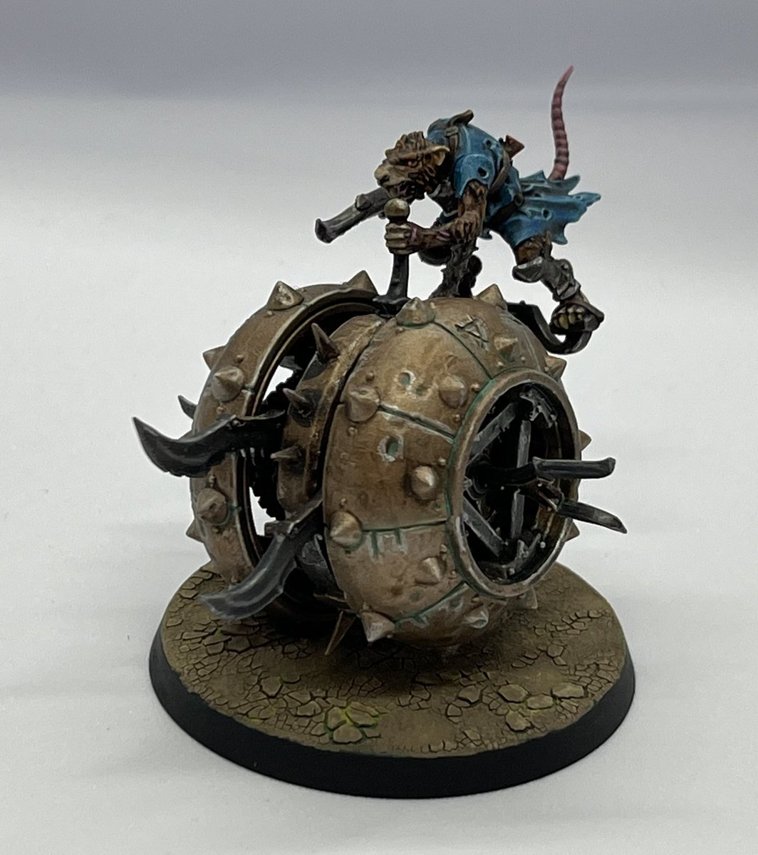 Thanquol79's tweet photo. Well, about three months after I finishing painting the miniature, I have finally put it on a base!
#paintingwarhammer 
#Skaven https://t.co/jbiUHDlvFQ