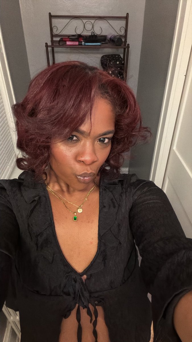 Ananda 💋 tweet media