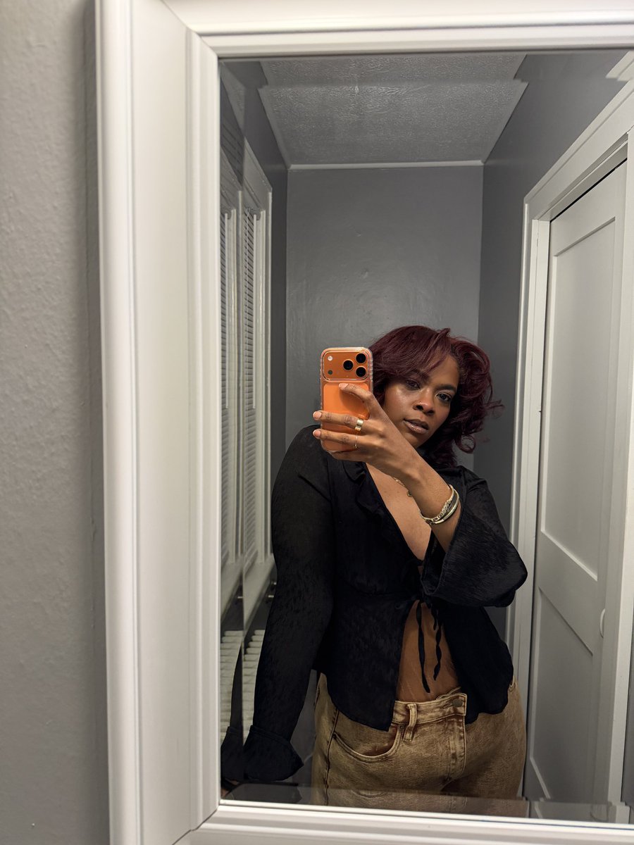 Ananda 💋 tweet media