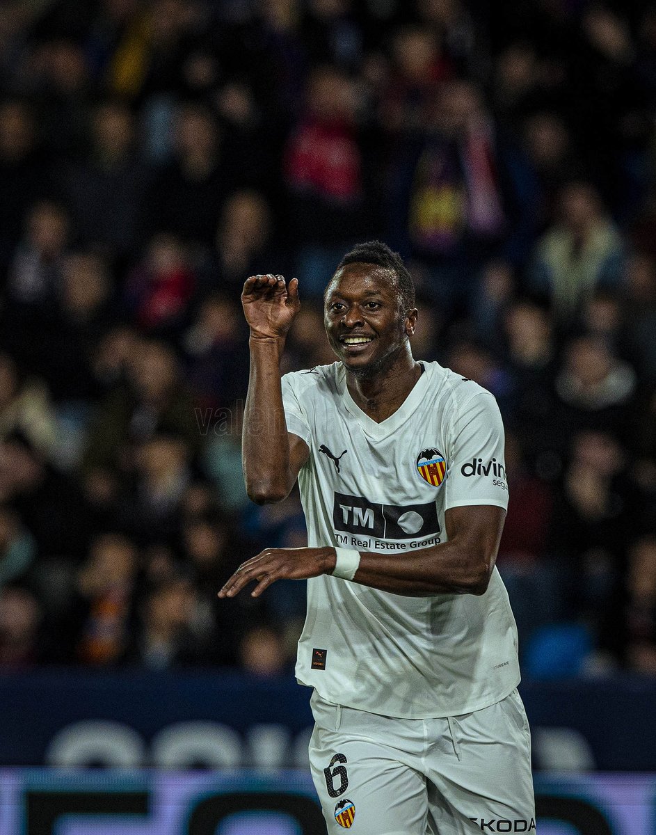 La IA no le asusta 
Subió a Master antes que <a href="/elxokas/">XOKAS</a> 
Oro en curling sin trampear
Más rápido que <a href="/yosoyplex/">YoSoyPlex</a> y <a href="/Alphasniper97/">AlphaSniper97</a>
Rey de Valencia

SER UMAR SADIQ THE TALL