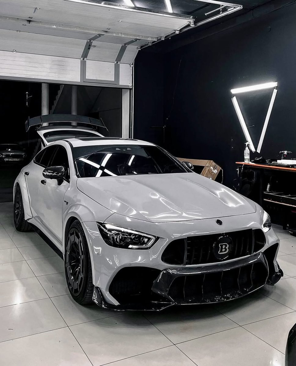 TheAutoHub's tweet photo. BRABUS GT63S ///AMG https://t.co/nbxkFMDMAN