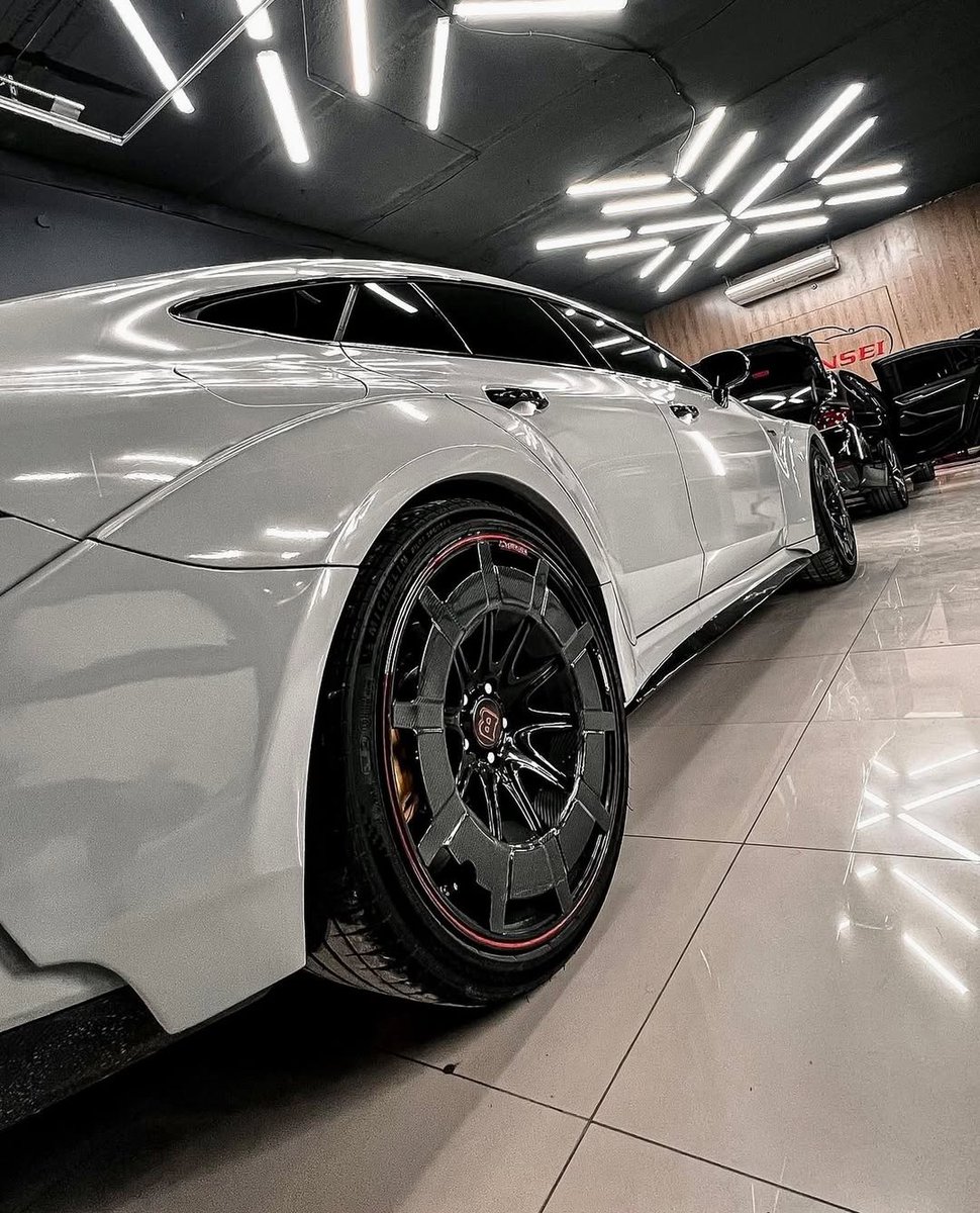 TheAutoHub's tweet photo. BRABUS GT63S ///AMG https://t.co/nbxkFMDMAN