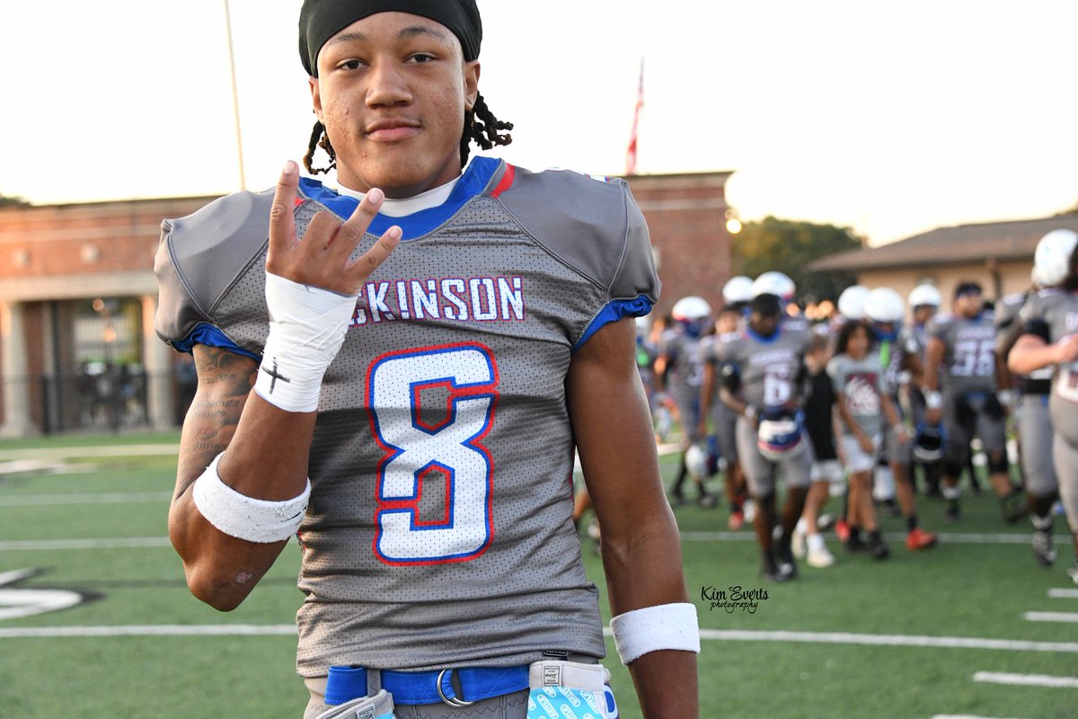 gordjohn1111's tweet photo. Congratulations to Dickinson Gator linebacker Quintrell Bloom, who was selected as 1st Team All Galveston County! 

@DickinsonFB @Quintrell_1 https://t.co/fwmrggy5IN