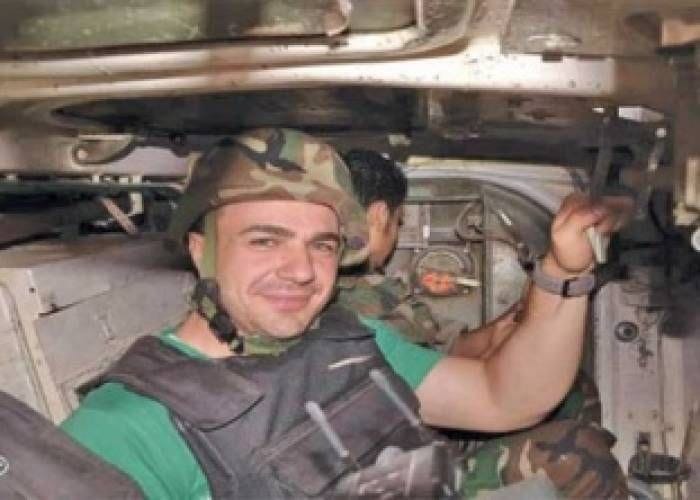 من عنفصة الاستقواء بالدبابات إلى السقوط في مزبلة التاريخ، يبقى شادي حلوة رمزًا للخسة والنذالة. العنفوص الذي رقص فوق الأشلاء لن يجد له مكانًا يختبئ فيه من دماء الأبرياء.
#العنفوص_شادي #خيانة #مجزرة_الأبرياء