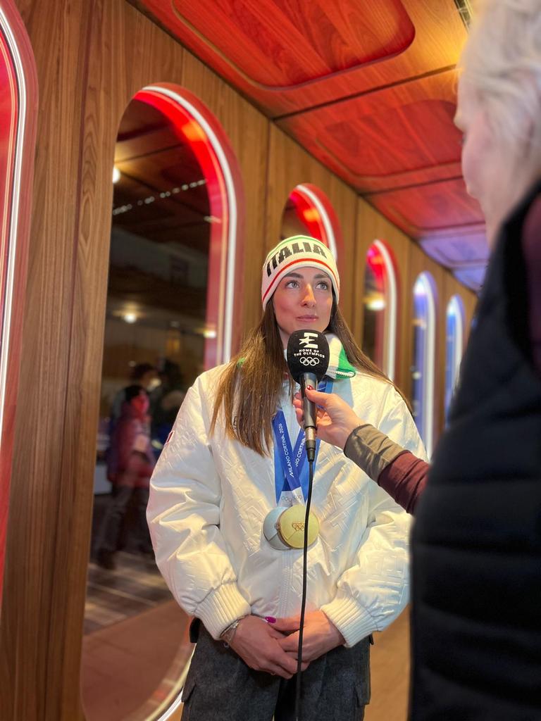 Brignone e Vittozzi quasi come Tamberi e Jacobs a Tokyo 2021. 
Da Cortina a Anterselva, a distanza di 49 minuti, due trionfi per la Storia. 
🇮🇹
Il capolavORO di Monna-Lisa.
Il primo per il biathlon italiano ai Giochi.
"La gara di Fede mi ha gasato. È l'Olimpiade delle donne ultra