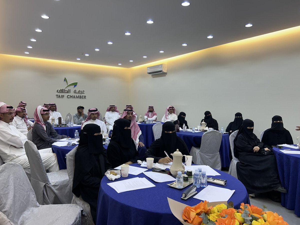 ضمن فعاليات صالون ضاد الثقافي<a href="/SalonAdb/">صالون ضاد الثقافي</a> 
ورشة فن القصة القصيرة تقنياتٌ وأسرار مع المؤلف خلف القرشي <a href="/qkhalaf/">خلف سرحان القرشي</a> 
#اليوم_العالمي_للقصة_القصيرة
#الطائف_مدينة_الأدب 

كل الشكر والتقدير لشركاء النجاح🤝
<a href="/perfecto_cup/">بيرفكتو كوب Perfecto cup</a> 
<a href="/taifcci/">غرفة الطائف</a> 
<a href="/TaifCityofLit/">الطائف مدينة الأدب</a> 
شكرًا لحضوركم وتفاعلكم 🌼