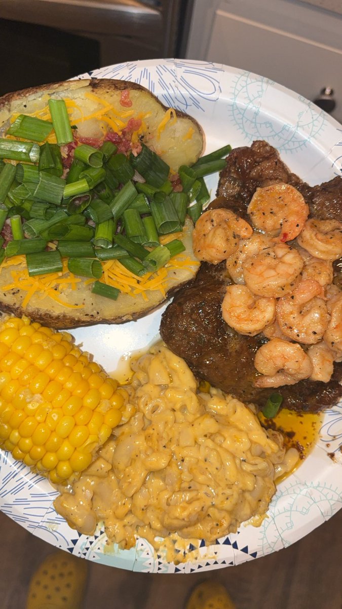 My Valentine’s Day plate wassss delicious, my h0 said I taste betterrrrr 🤞🏾😩