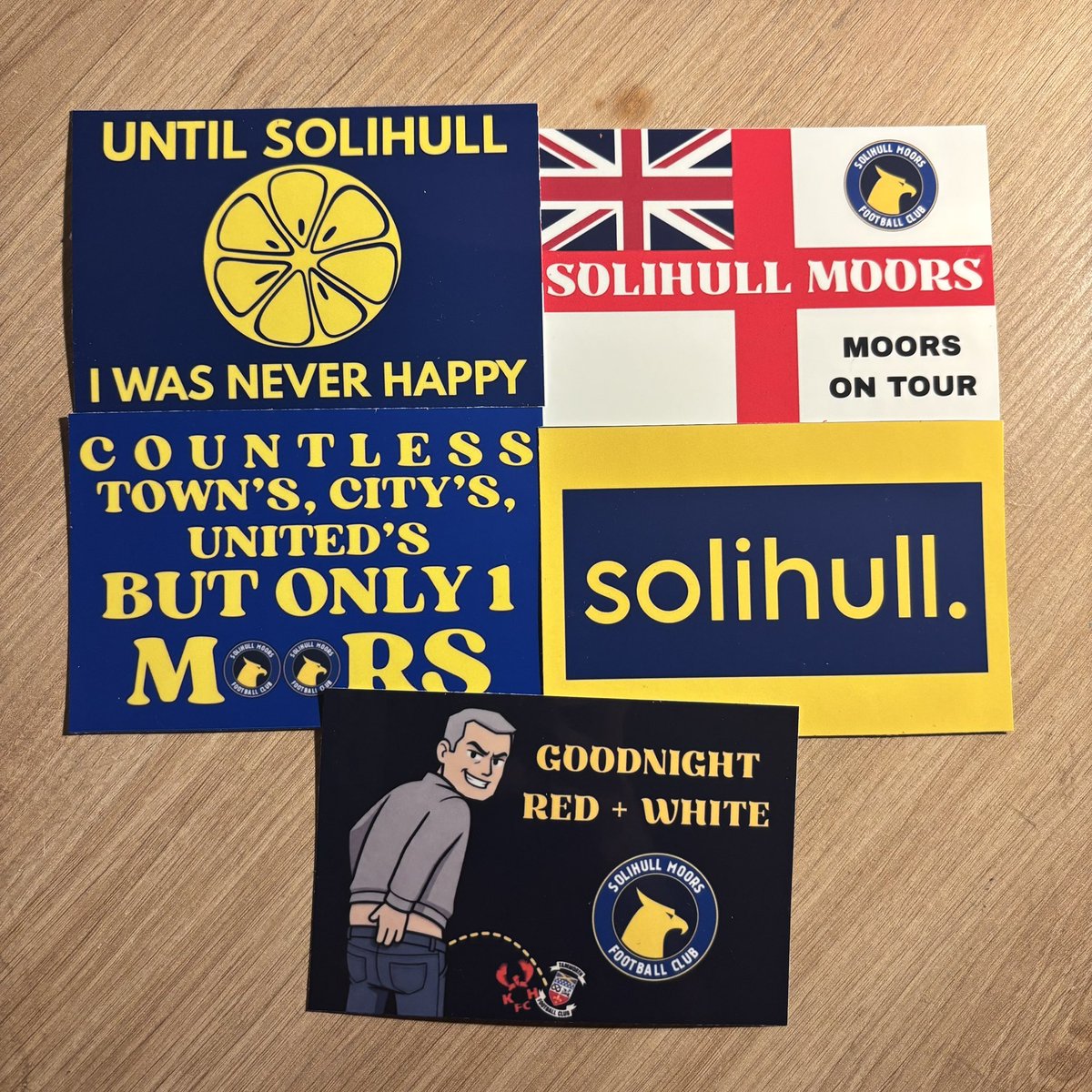 Sticker Packs Available:

20 Stickers - £5
50 Stickers - £10
100 Stickers - £15

+£1.50 postage

Please drop me a message if you are interested. 

Retweets would be appreciated👍🏼

#SMFC #SolihullMoors
