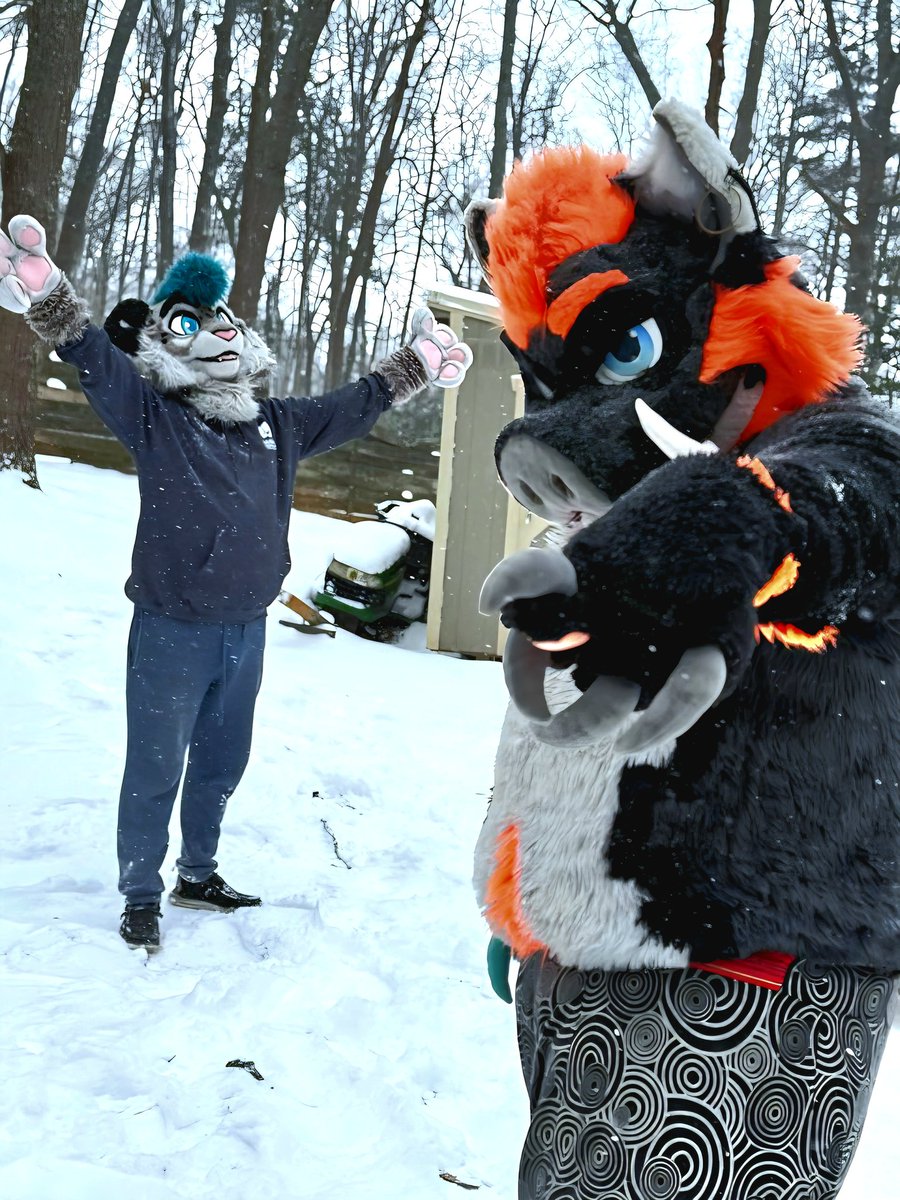 ZIGGYbeann's tweet photo. What u lookin at goober🫵

@frostbyte910 
@RuneTheBoar 
@resinwolfy https://t.co/l93fq4nsK6