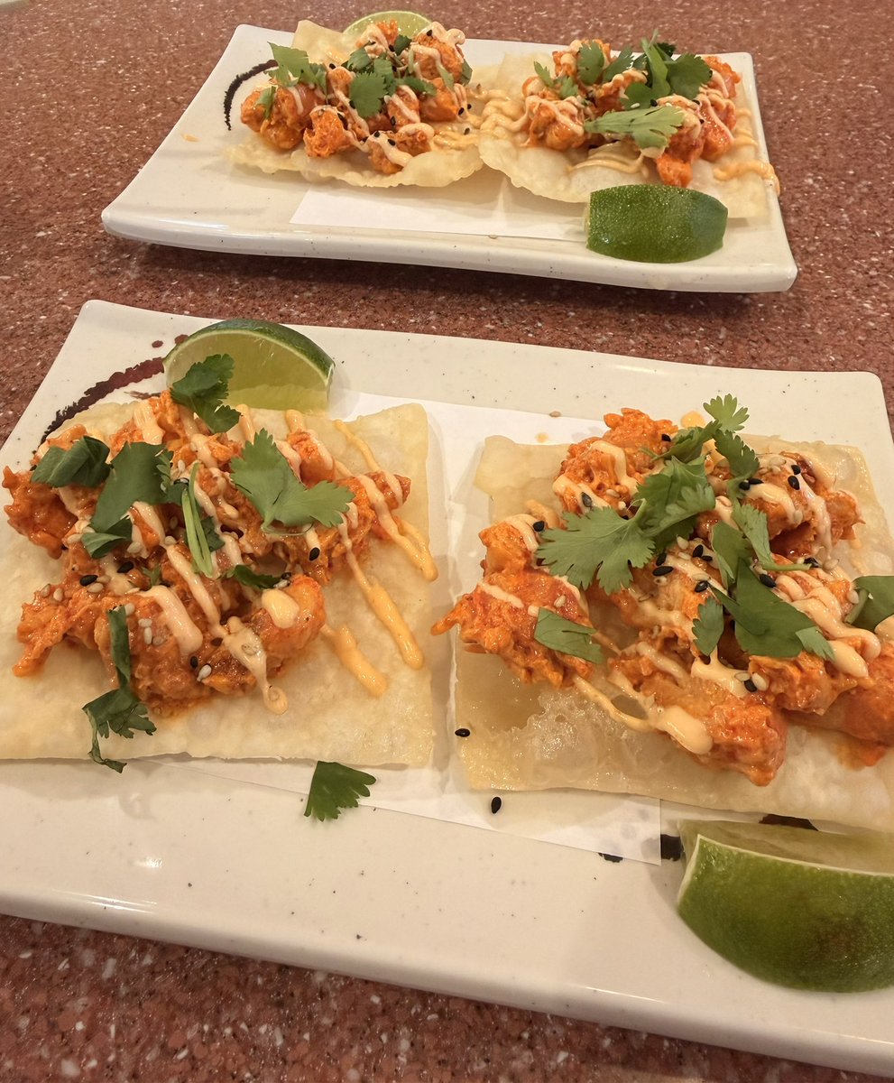 Had a cute and busy little Valentines Day ❤️ 

Heart-shaped sushi 😭