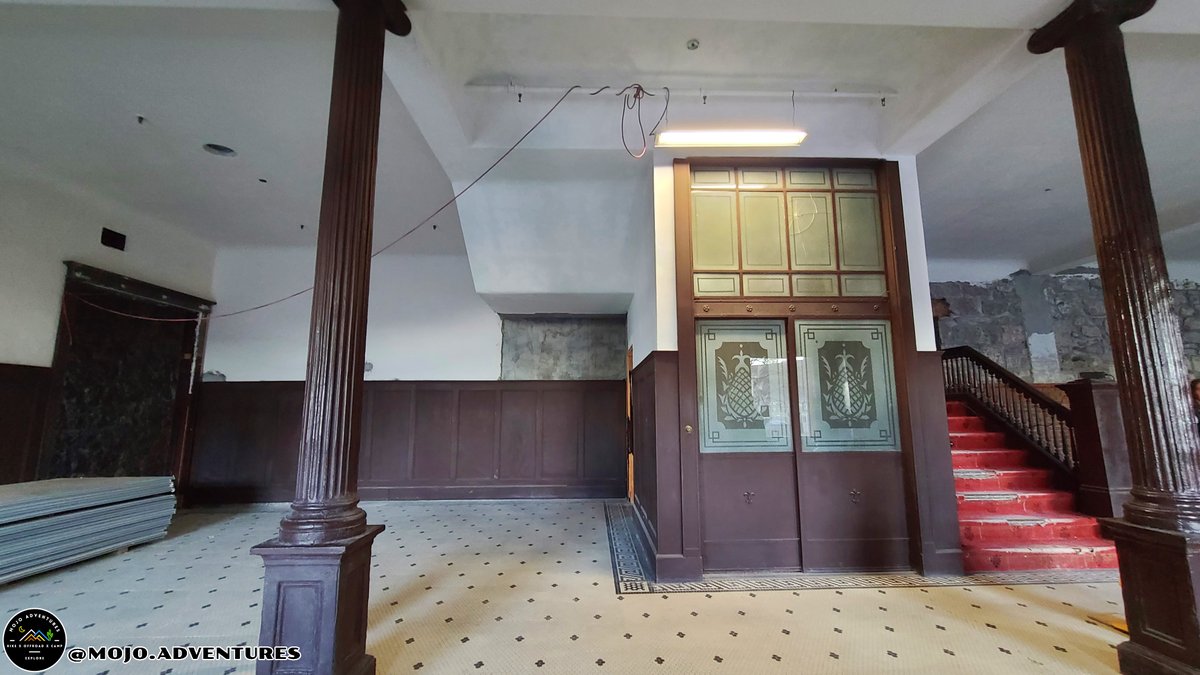 MojoAdventure's tweet photo. Inside the Goldfield Hotel you can still see the luxurious red carpeted steps, an original safe, and a handwritten note from Red (the previous owner/caretaker) stapled to the door... 

#history #nevada #explore #adventure #outdoors https://t.co/QvvqKXAhhd