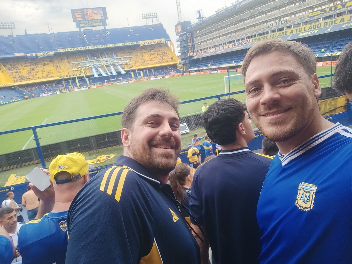GuillePrin's tweet photo. #tufotobetsson con el cucha!!! En el Templo #labombonera https://t.co/1DydRZgcru