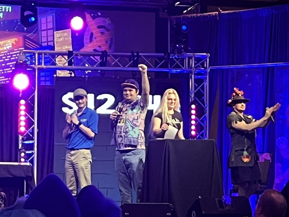 Generic pony tweet media