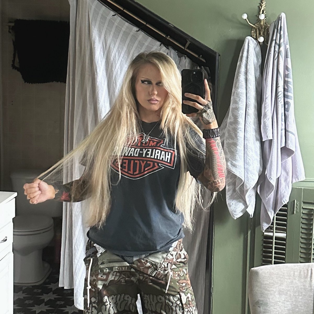 alexis xj👩🏼‍🏭 tweet media