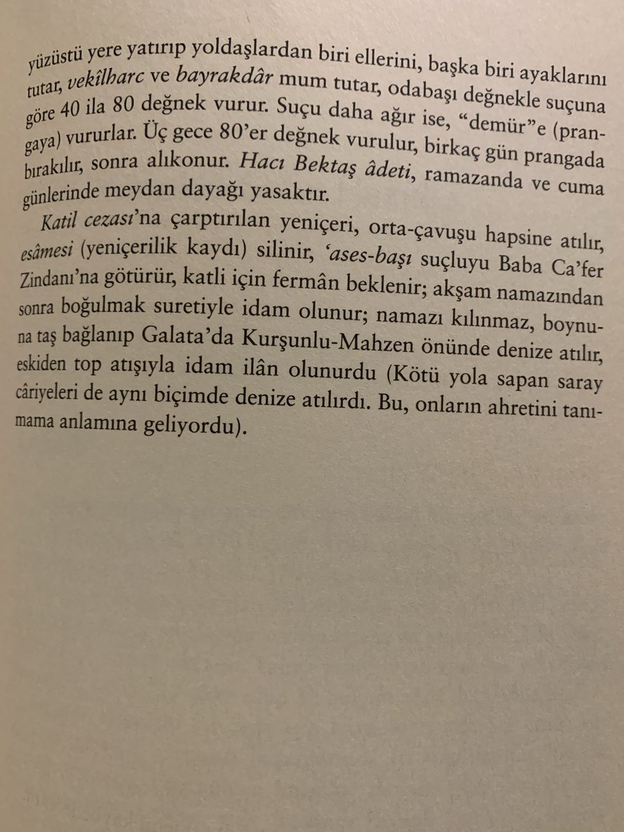 Böyle bir idama rağmen Osmanlı’da katil olmak, kötü yola sapmak epey cesaret işi. 

Aptal cesareti?